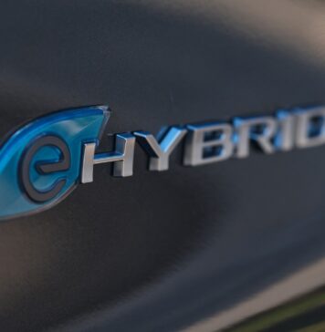 Jestem mechanikiem: 5 samochodów hybrydowych, których nigdy bym nie kupił i dlaczego nie są tego warte