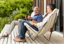 Ile wydaje miesięcznie przeciętny 50-latek z pensją 100 000 dolarów?