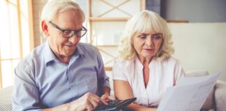 Oszczędna emerytura: 10 sposobów na cięcie wydatków i 5 sposobów na zarabianie pieniędzy bez powrotu do pracy