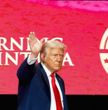 Чоловіка, ув’язненого через меми Трампа після стрілянини в Чарлі Кірка, нарешті звільнили