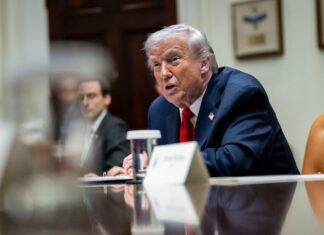 Адміністрація Трампа обходить правила ШІ на державному рівні