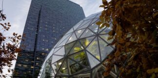 Amazon объявляет об очередном раунде увольнений: сокращены 16 000 корпоративных должностей