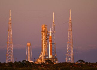 NASA Знову Відкладає Місячну Місію “Артеміда-2”