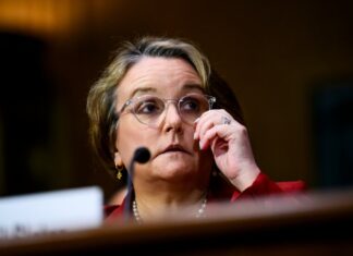 Глава Антимонопольного Управління Гейл Слейтер Іде у Відставку на Фоні Перевірки Злиття Мін’юстом