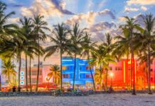 Чому надбагаті стікаються до цього міста Флориди у 2026 році, за словами Гранта Кардоне