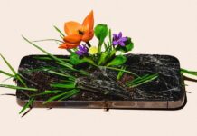 Тихе повстання: Чому молоде покоління відмовляється від смартфонів на користь простих телефонів