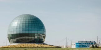 Двойной кризис: взломы с помощью ИИ и уязвимости критической инфраструктуры