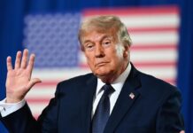 Урізання фінансування Трампом залишило дослідників без можливості допомогти під час епідемії Еболи в Конго