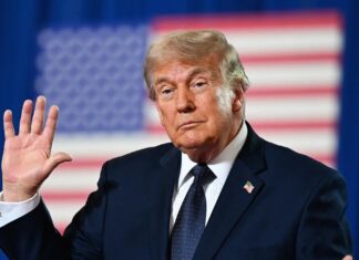 Урізання фінансування Трампом залишило дослідників без можливості допомогти під час епідемії Еболи в Конго