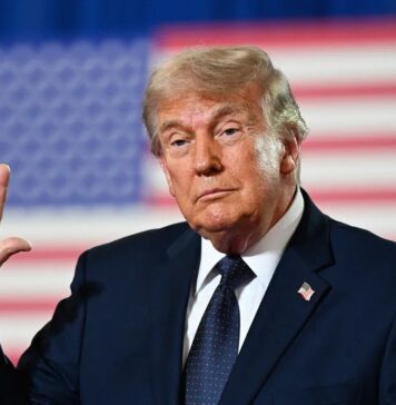 Урізання фінансування Трампом залишило дослідників без можливості допомогти під час епідемії Еболи в Конго